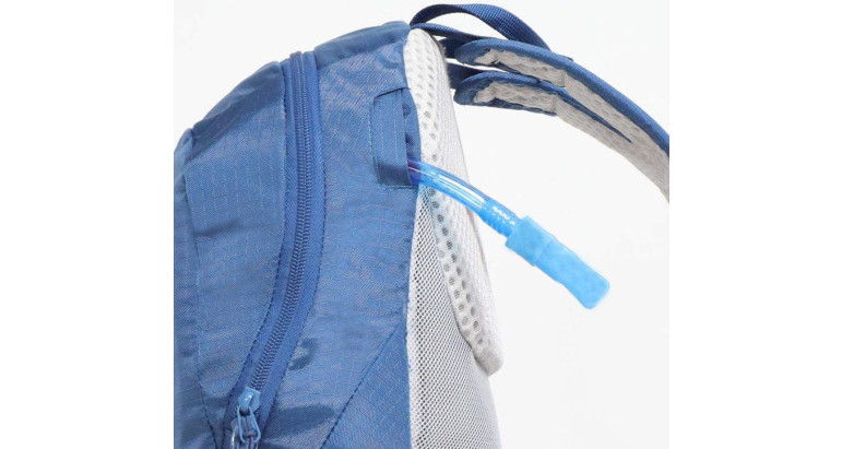 Mochila con departamento de hidratación Altus