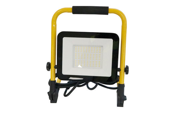 PROYECTOR ILUMIN 50W IP65 4500LM 6500K LED 3MT C/BASE MET NE 