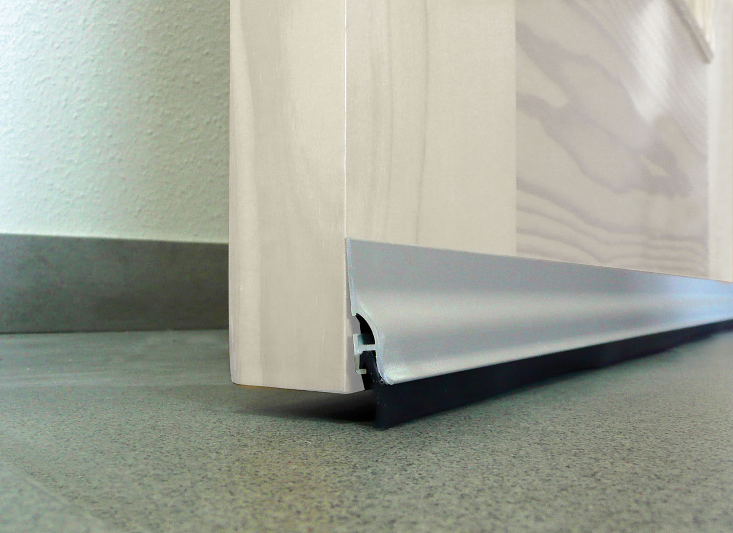 BURLETE BAJO PUERTA ADHESIVO LABIO ALUMINIO 105 CM PLATA
