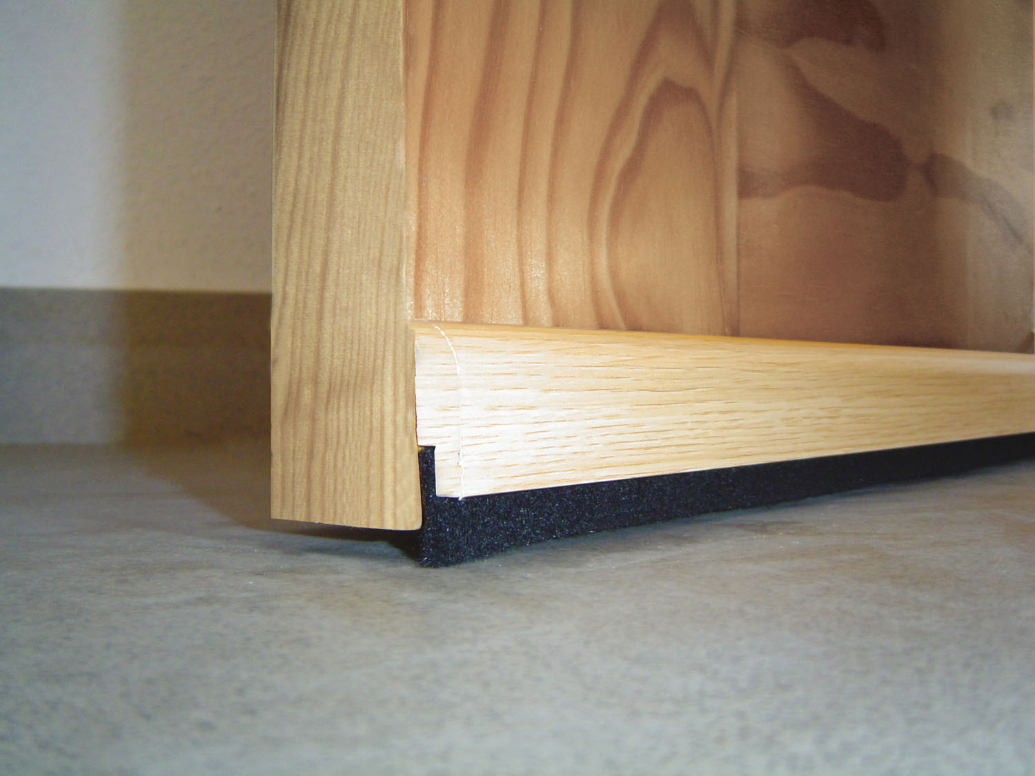 BURLETE BAJO PUERTA ADHESIVO CEPILLO MADERA 91,5 CM ROBLE