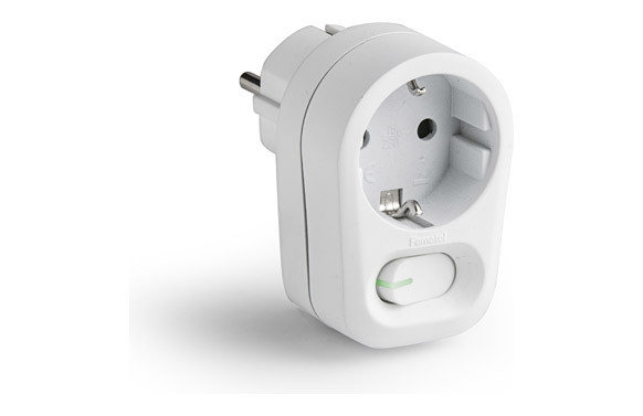 ADAPTADOR FRONTAL 1 TOMA C0N INTERRUPTOR BLANCO 16A 250V