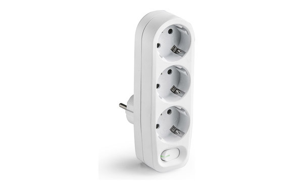 ADAPTADOR FRONTAL 3 TOMAS C0N INTERRUPTOR BLANCO 16A 250V