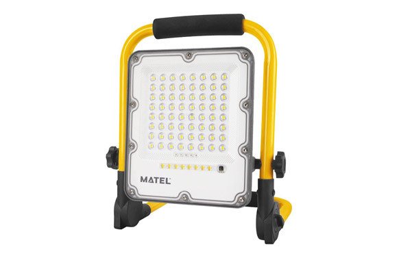 PROYECTOR LED PLEGABLE RECARGABLE I65 LUZ FRIA 500LM 50W