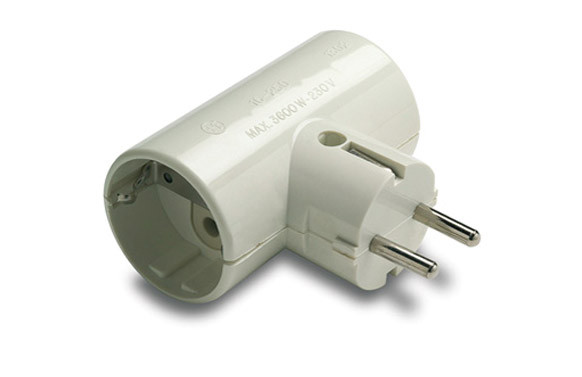 ADAPTADOR 10-16A CON TOMA TIERRA 2 TOMAS