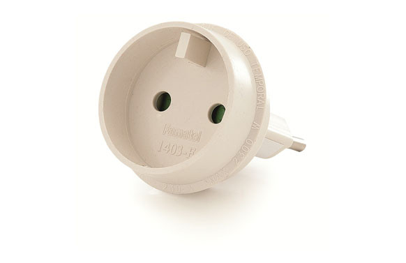 ADAPTADOR 10A EURO UNIV