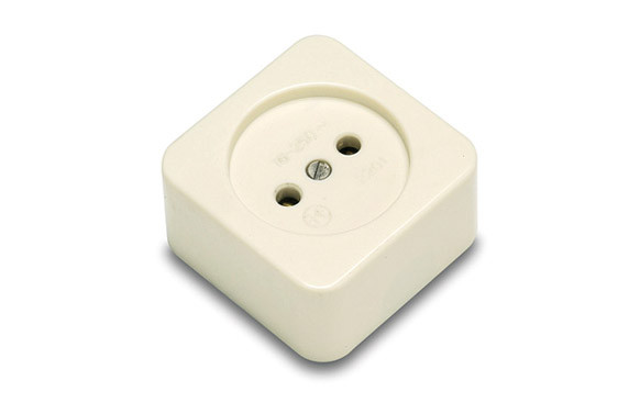 BASE ENCHUFE BIPOLAR 10-16A PORCELANA
