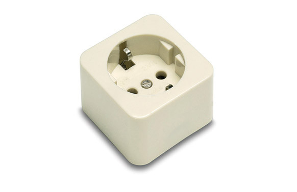 BASE ENCHUFE BIPOLAR TT.LT 10-16A PORCELANA