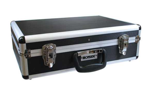 MALETA EN ALUMINIO Y PVC NEGRO 455 X 330 X 150 MM.