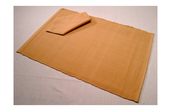 MANTEL INDIVIDUAL + SERVILLETA BEIGE OSCURO SET DE 4 JUEGOS
