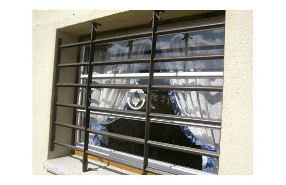 MODULO REJA ADAPTABLE VENTANA DE 47 A 68 CM ALTO 30 CM