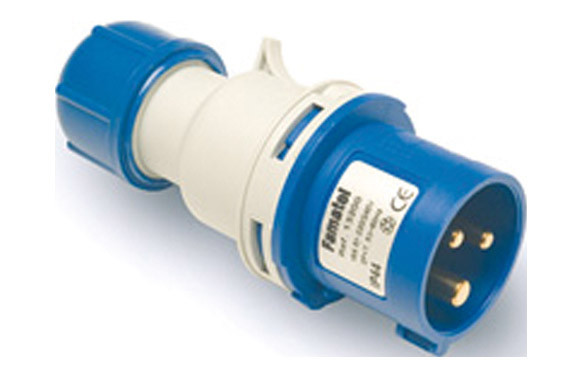 CLAVIJA 3P+N+T 32A 380-415V IP44