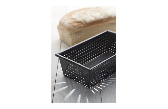MOLDE PERFORADO CRUSTY BAKE A0484-21X11X7