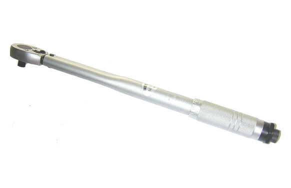 LLAVE CARRACA DINAMOMETRICA 3/8\" 20 - 110 NM. LONGITUD: 366 MM.