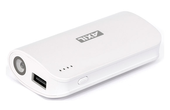 BATERIA EXTERNA 4400MAH CON LINTERNA