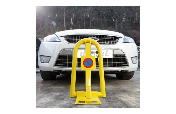 BARRERA PARKING CON CERRADURA DIMENSIONES: 300 X 500 X 270 MM.
