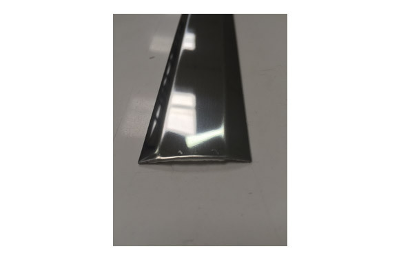 CUBREJUNTA MOQUETA 2 PESTAÑA INOX ADHESIVO 73CM-35 MM
