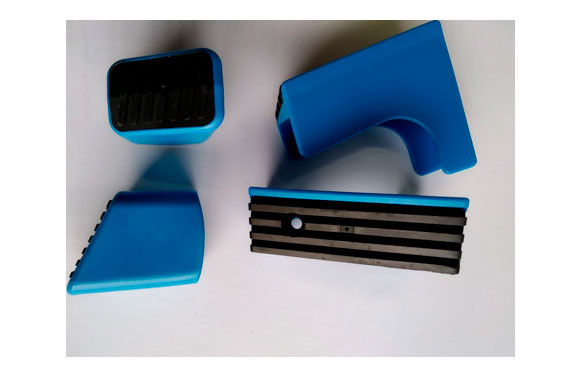 PIES PLASTICO PARA TABURETE ESCALERA KYLATEJUEGO 4 PIEZAS