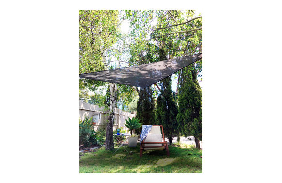 TOLDO VELA SOMBREO \'READY TO HAND\' TRIANGULAR 3 M GRIS 125GR \'COOLAROO\'