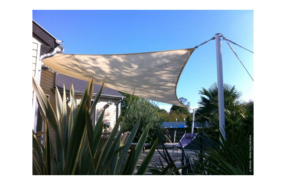 TOLDO VELA SOMBREO TRIANGULAR IMPERMEABLE 5 X 5 X 5 M CRUDO