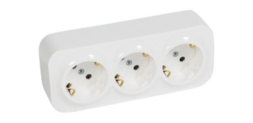 Material instalacion electrico - BASE SHUKO TRIPLE SUPERFICIE 16A BLANCO IP21 FORIX